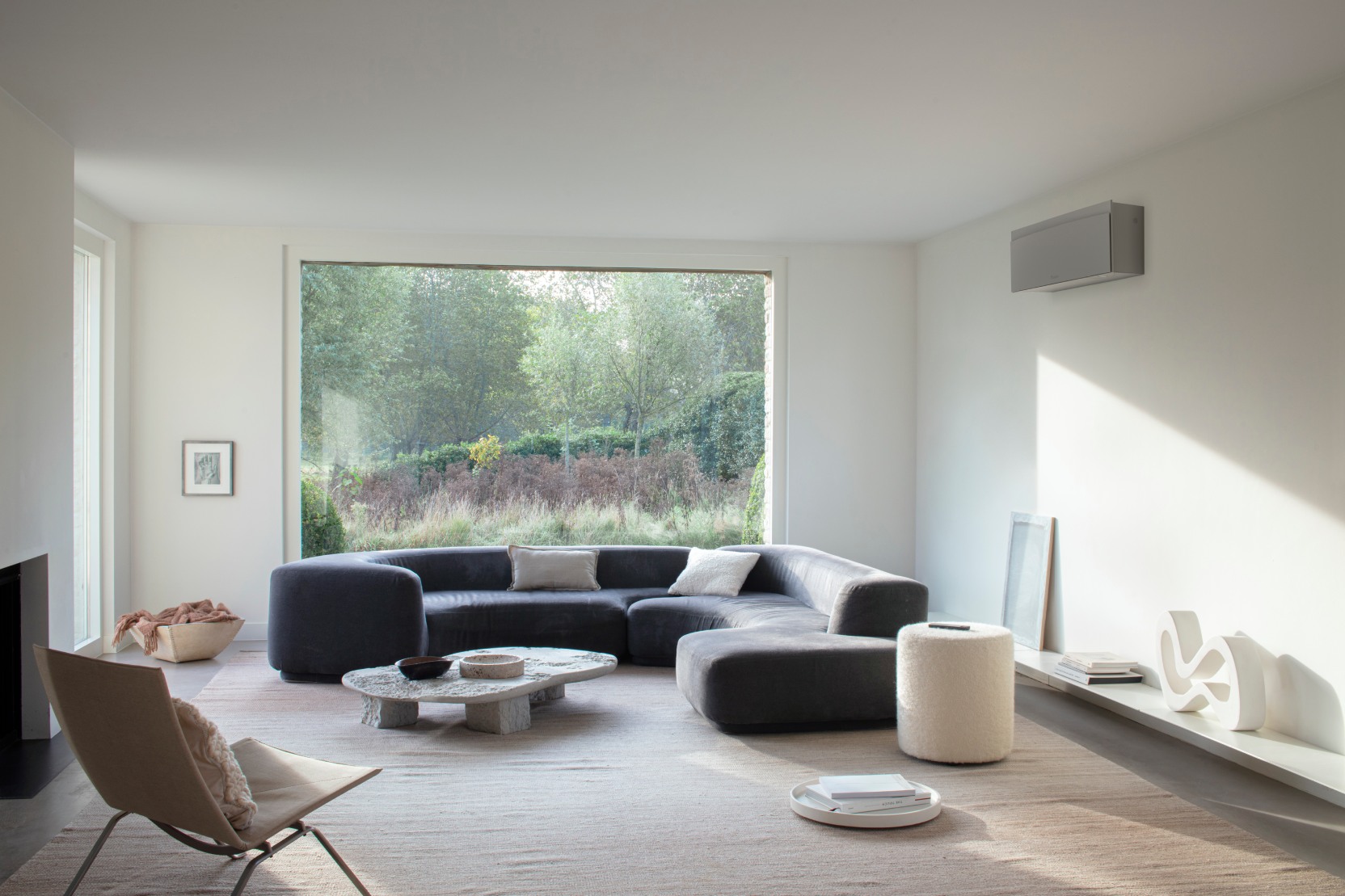 Aparat de aer conditionat Daikin Emura FTXJ50AW ambient interior